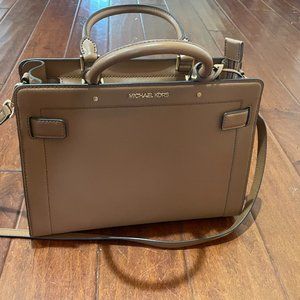 Michael kors tote